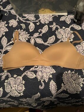 Soma Enbliss Wireless Seamless Nude Bra - 38B